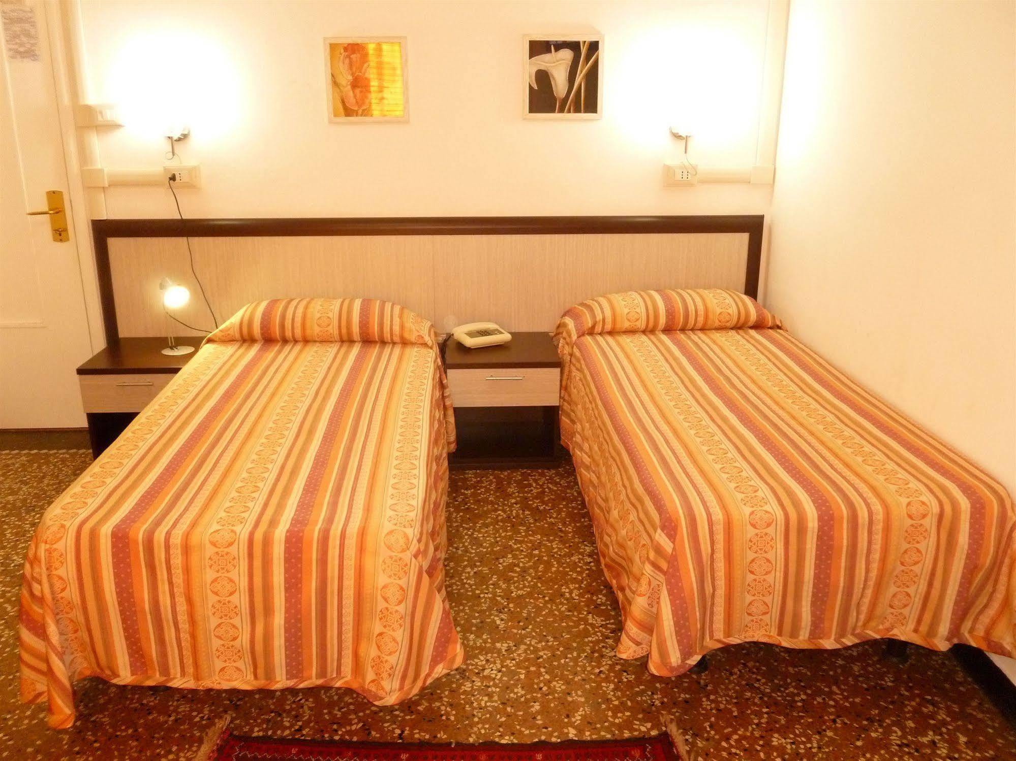 Hotel Agnello D'Oro Genova Exterior photo