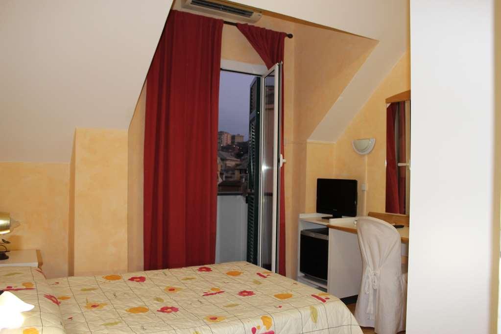 Hotel Agnello D'Oro Genova Room photo